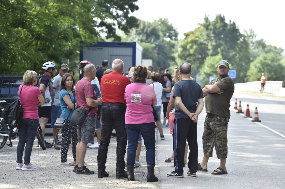 Slovenští pendleři zablokovali některé hraniční přechody s Českem a Maďarskem na protest proti vládním opatřením proti šíření koronaviru