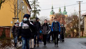 Do školních tříd se 30. listopadu 2020 vrátili další žáci základních škol: Děti z prvního stupně a 9. tříd chodí bez omezení, další třídy druhého stupně se střídají po týdnech