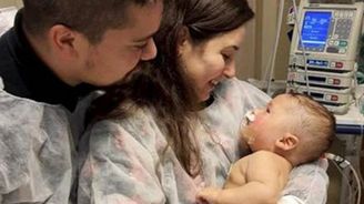 Zázrak z JIPky: Pětiměsíční chlapec s diagnózou covid-19 se po měsíci probudil z kómatu 