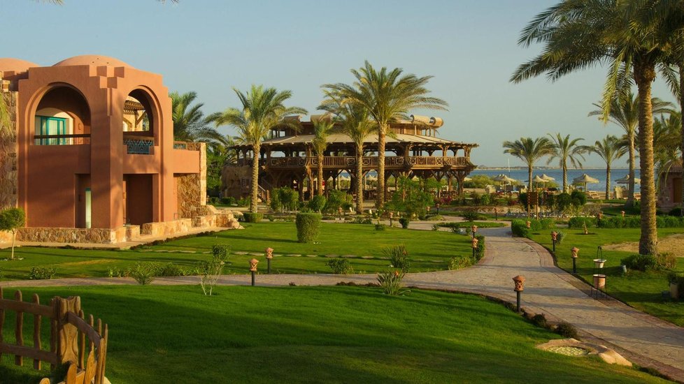 Hotel Sentido oriental v Marsa Alam, kde uvízli čeští turisté.