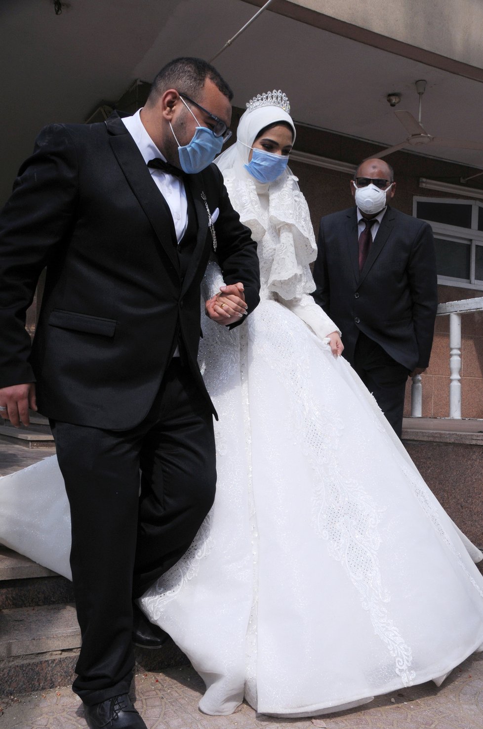 Snoubence Mustafu Aména a Nohu Hamídovou neodradil ani koronavirus a svatba proběhla podle plánu.