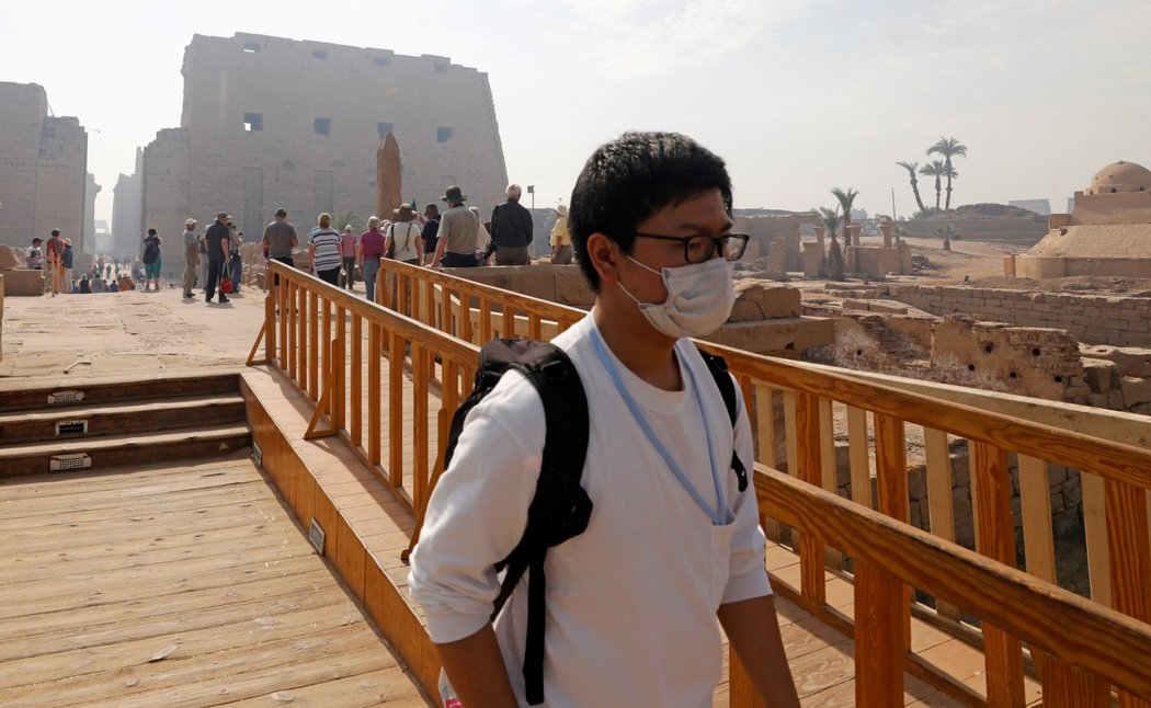 Desítky nakažených hlásí také Egypt, který je oblíbenou dovolenkovou destinací Čechů.