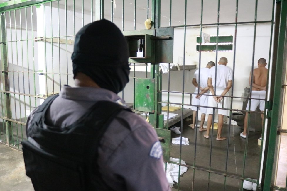 Salvadorské věznice nejsou příjemným místem.