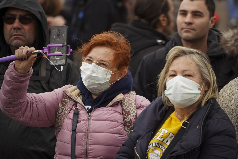 Obavy z koronaviru ve Vatikánu v době, kdy Itálii trápí velké potíže s rozšířením nemoci (3.3.2020)