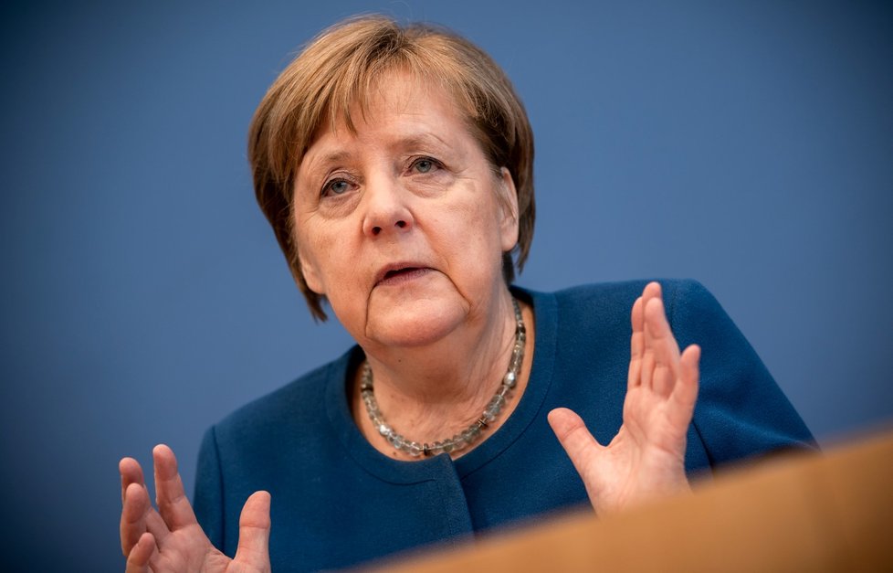Německá kancléřka Angela Merkelová mluví na tiskové konferenci o vývoji situace okolo koronaviru (11.3.2020).