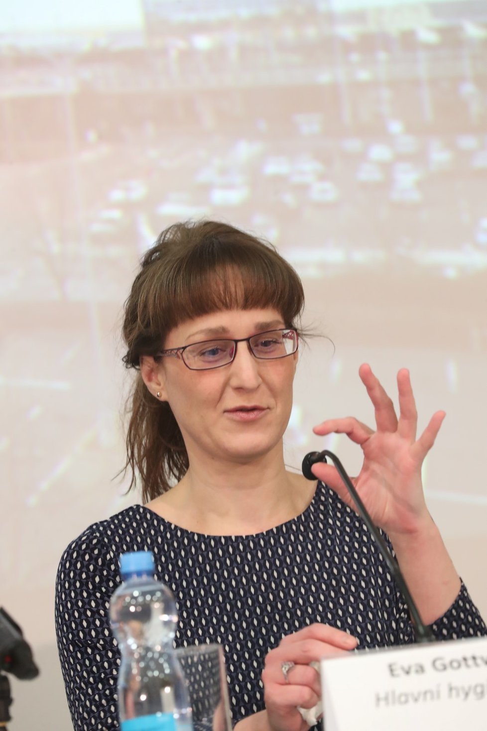 Šéfka hygieniků Eva Gottvaldová na mimořádné tiskové konferenci k opatřením kvůli koronaviru. (26.1.2020)