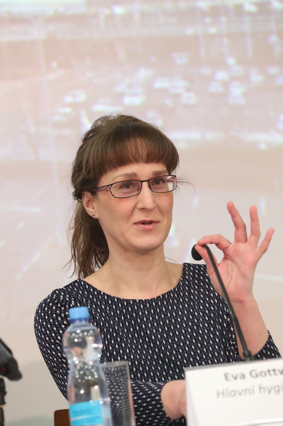 Šéfka hygieniků Eva Gottvaldová na mimořádné tiskové konferenci k opatřením kvůli koronaviru (26.1.2020)
