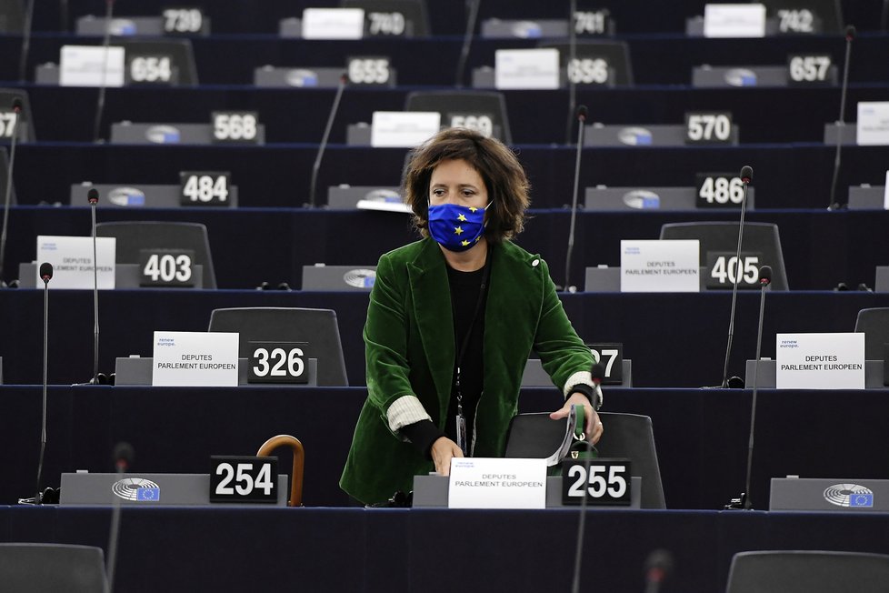 Začátek prvního jednání europarlamentu ve Štrasburku po 16 měsících covidové pauzy (7.6.2021)