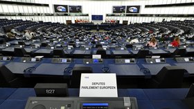 První zasedání Evropského parlamentu po roce a čtvrt.