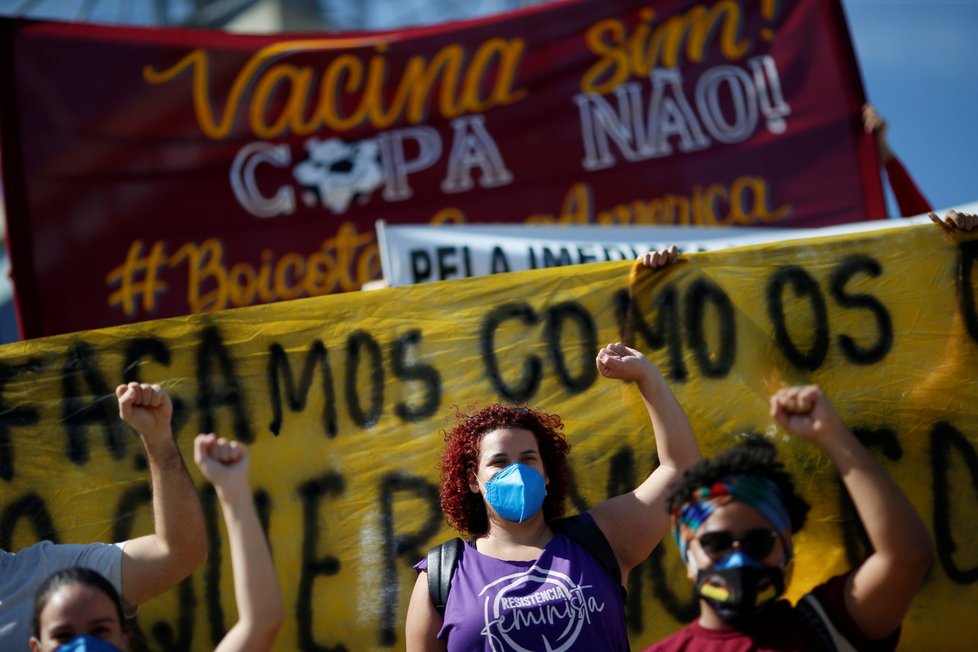 Brazilci protestují proti pořádání turnaje ve fotbalu  Copa America, výhrady mají převážně kvůli stále trvající pandemii koronaviru