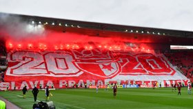 Na fotbalové stadiony se díky uvolnění opatření dostane více diváků.