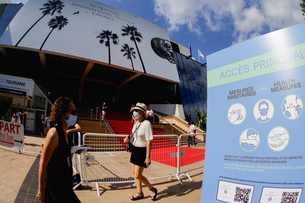 Koronavirus ve Francii: Přípravy na festival v Cannes (11. 7. 2021)