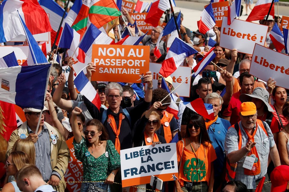 Ve francii se znovu demonstrovalo proti zdravotním pasům.