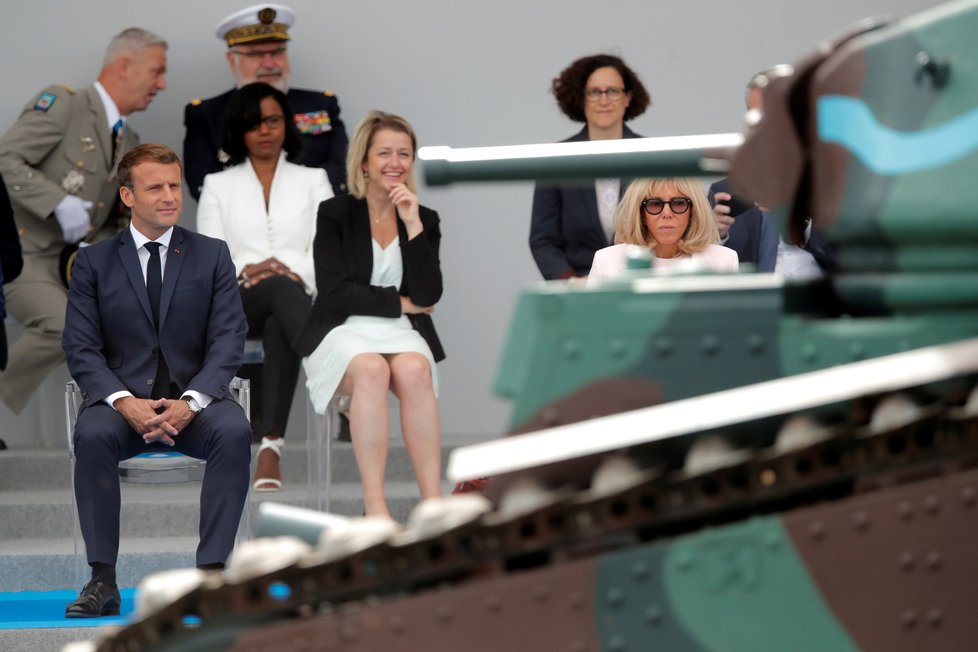Prezident Emmanuel Macron s manželkou Brigitte během oslav Dne Bastily (14.07.2020)