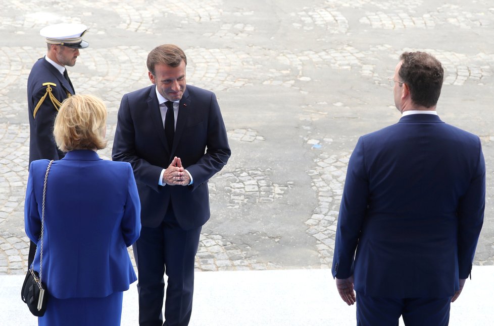 Prezident Emmanuel Macron s manželkou Brigitte během oslav Dne Bastily, (14.07.2020).