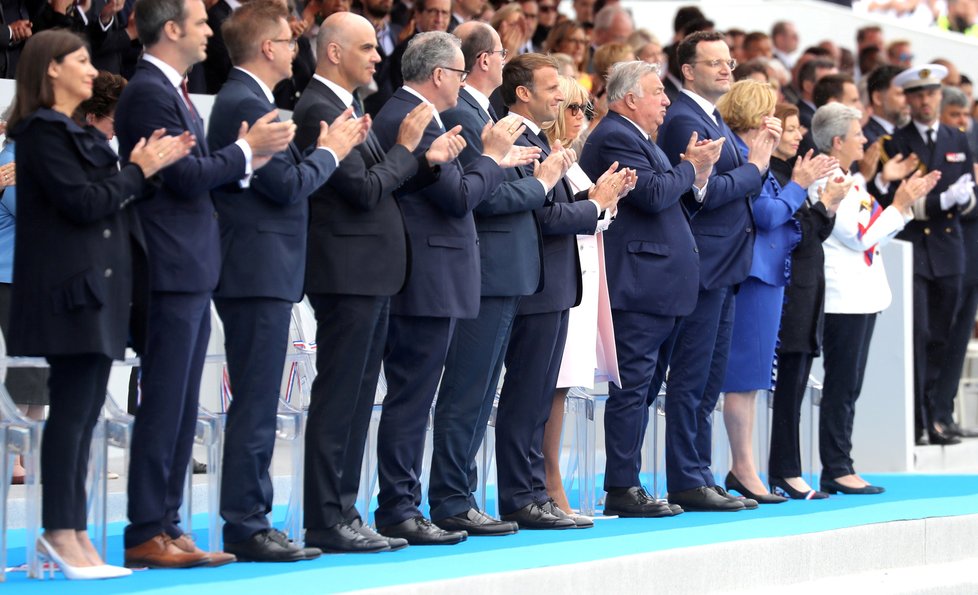 Prezident Emmanuel Macron s manželkou Brigitte během oslav Dne Bastily, (14.07.2020).