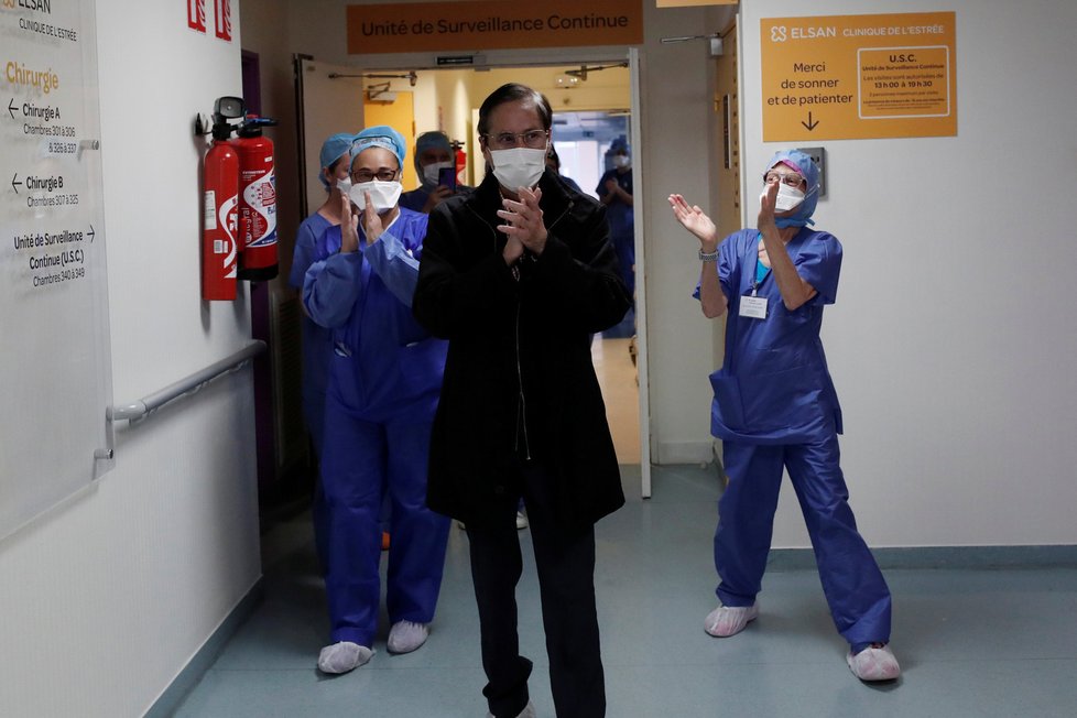 Francouzští zdravotníci dál bojují s koronavirem, (23.04.2020).