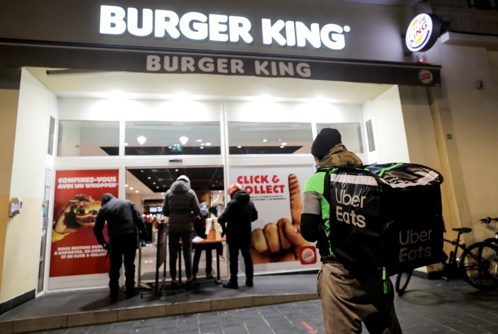 Noční Nice během pandemie koronaviru Noční Nice během pandemie koronaviru