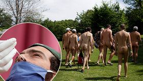 Nejméně 95 nudistů se nakazilo koronavirem: Novým epicentrem nákazy ve Francii je „vesnice zhýralců“.