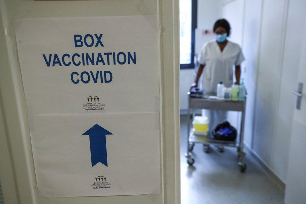 Očkování proti koronaviru ve Francii. Očkování proti koronaviru ve Francii.