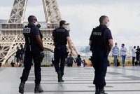 Ve Francii mají za den téměř 10 tisíc nakažených. A premiér zkrátil karanténu na týden