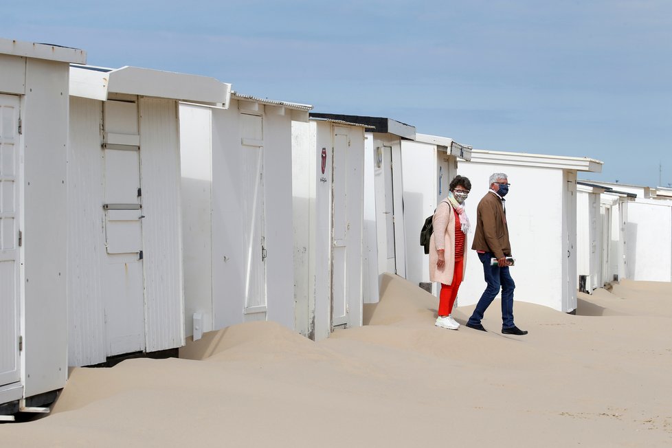 Pláže ve Francii kvůli koronaviru zejí prázdnotou, (16.05.2020).