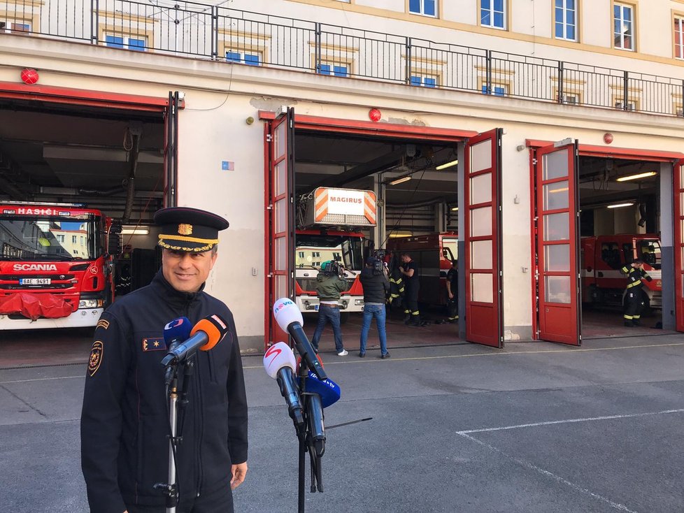 Ředitel pražských hasičů Roman Hlinovský potvrdil nákazu u dvou mužů ze sboru.