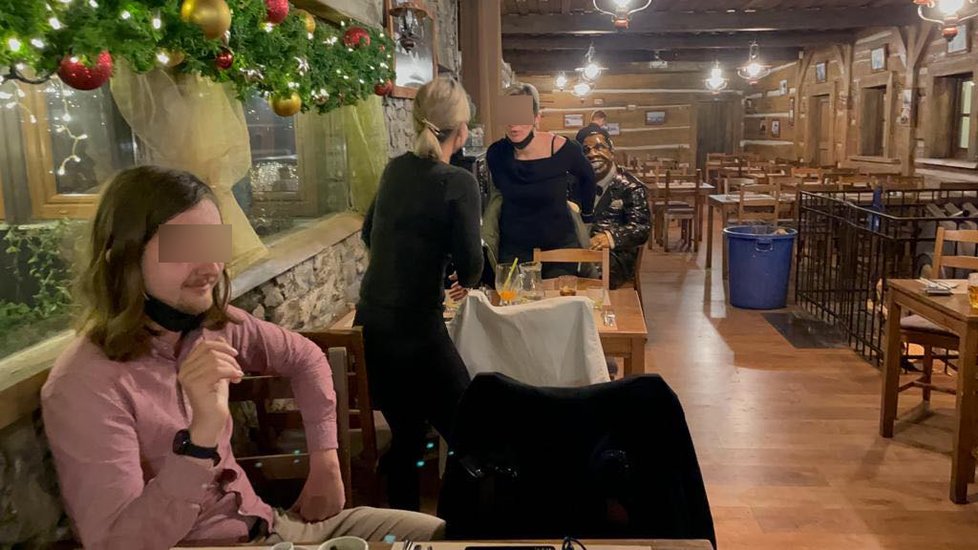 Restaurace Šeberák v Praze-Kunraticích v osm nezavřela.