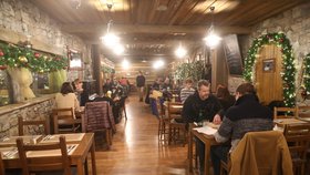 Restaurace a hospody v Česku těsně před dalším zavřením (17. 12. 2020)