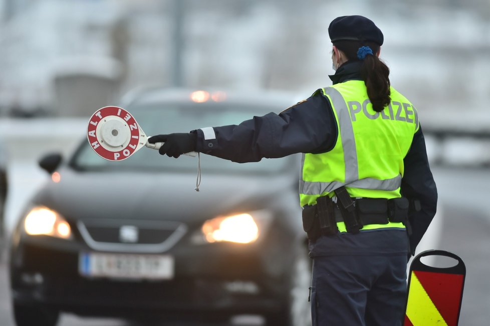 Kontroly na hranicích s Rakouskem