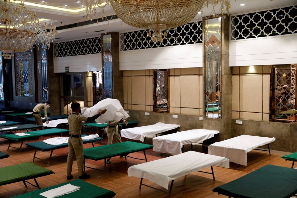 Koronavirus v Indii: Dillí promění 25 luxusních hotelů na nemocnice