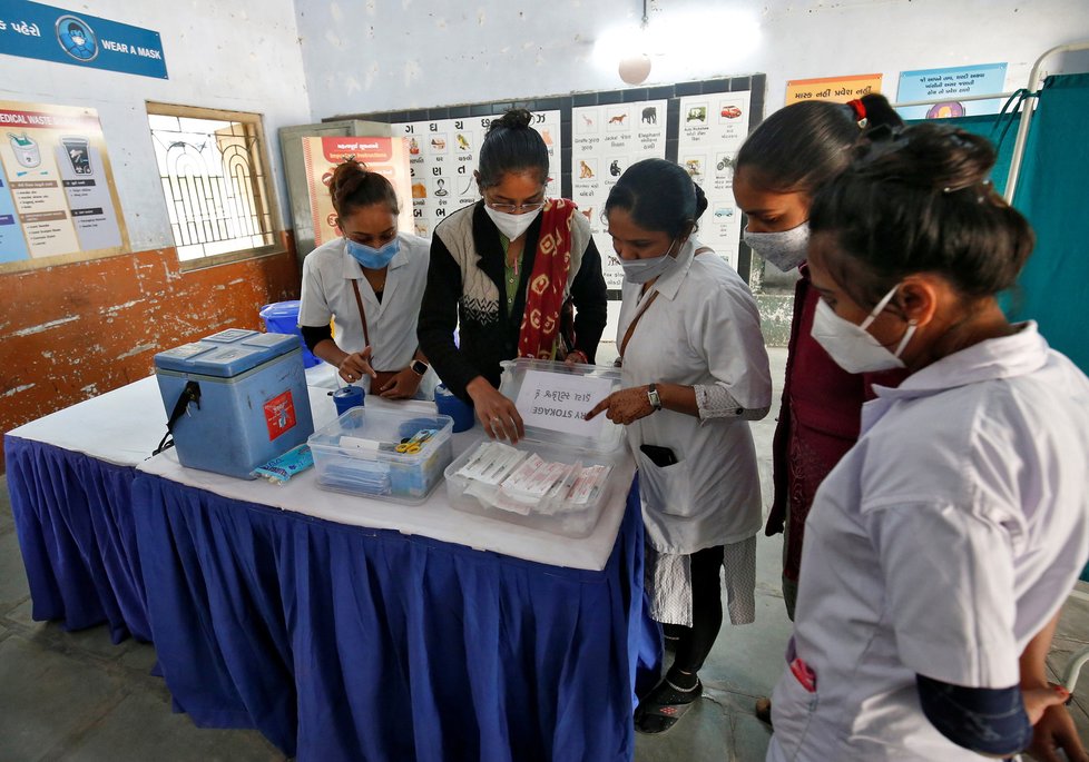Koronavirus v Indii: Přípravy na očkování.