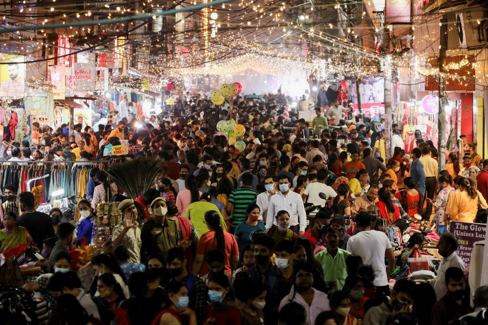 Takto v Indii slaví Díválí, hinduistický svátek. (31. 10. 2021)