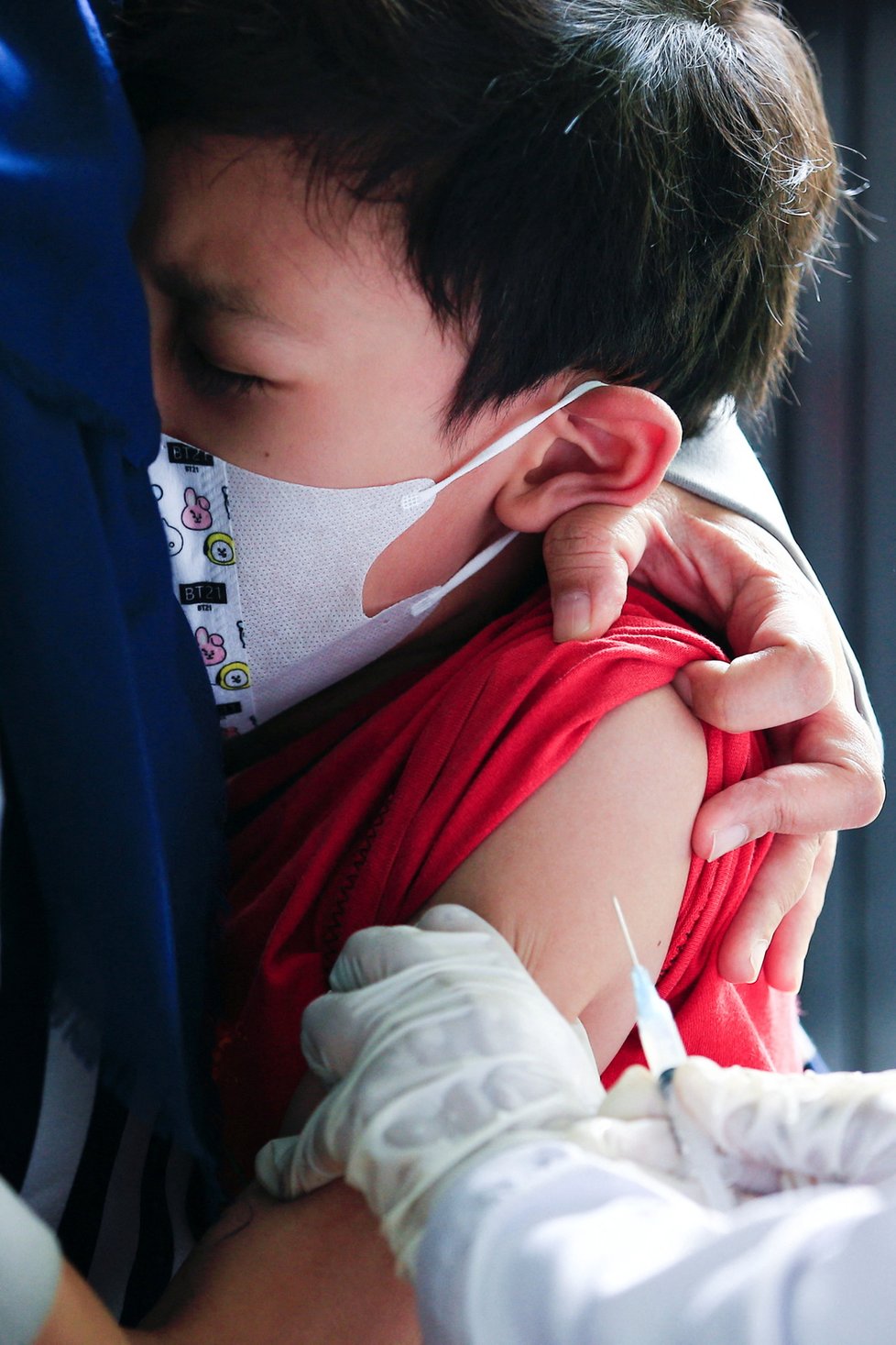 Koronavirus v Indonésii: Očkování dětí.