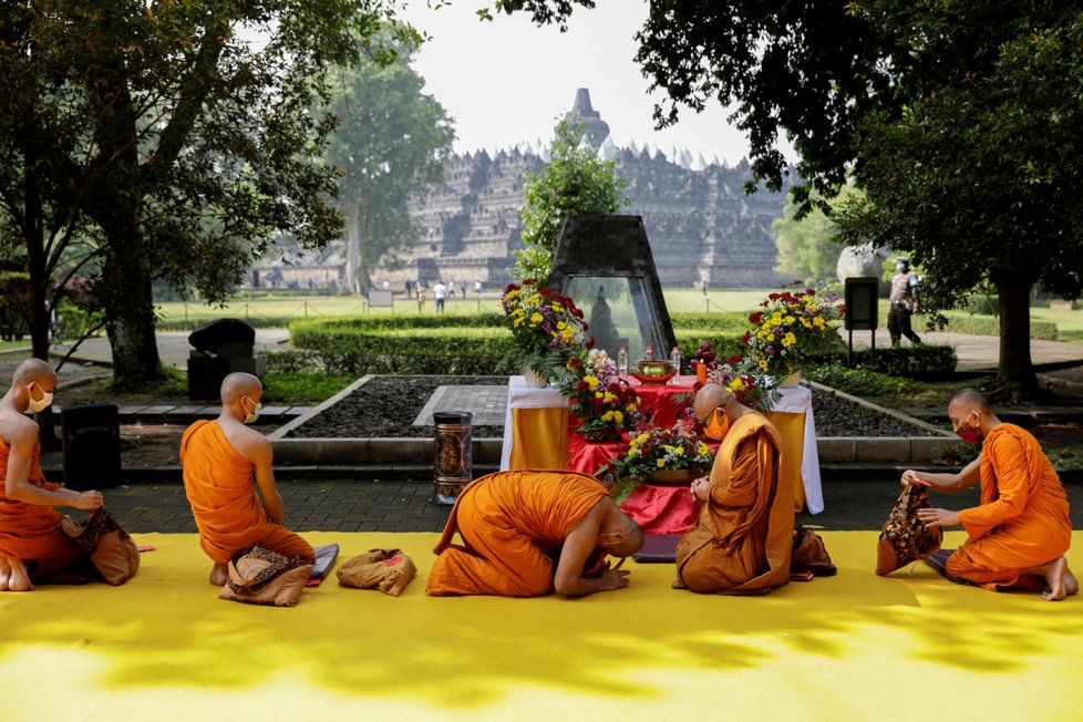 Oslavy Vesak v Indonésii během pandemie