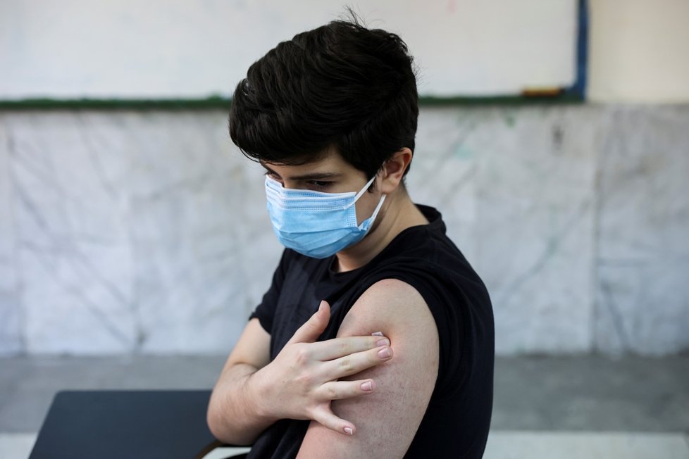 Očkování teenagerů v Íránu