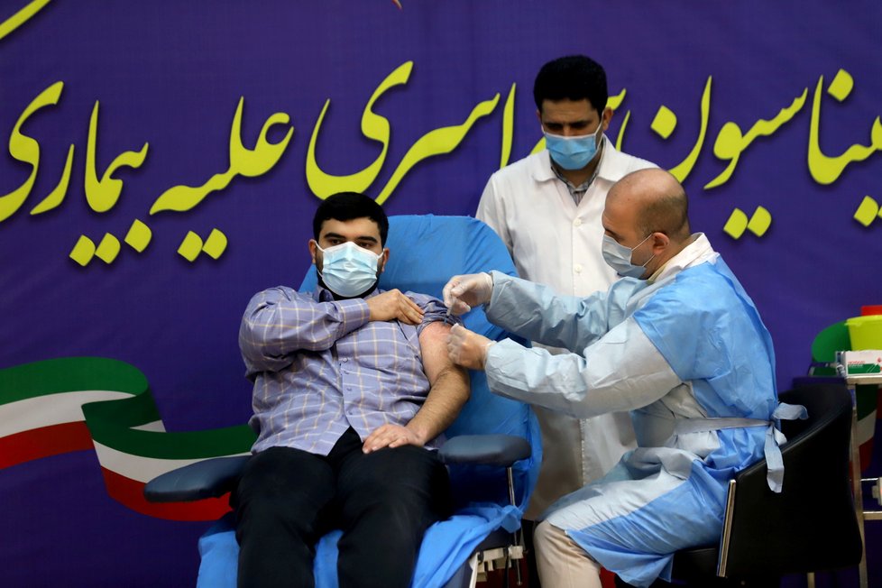 Koronavirus v Íránu: Očkování ruskou vakcínou Sputnik V, oočkován byl i Parsa Namakí, syn ministra zdravotnictví Saída Namakí,