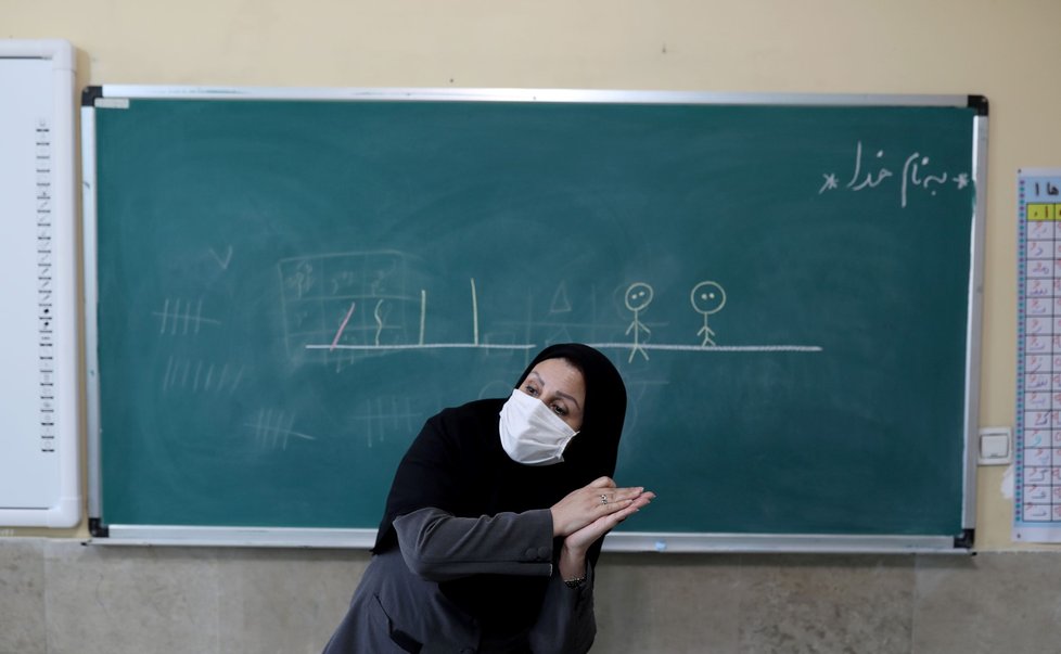 Opatření proti koronaviru na školách v Íránu.