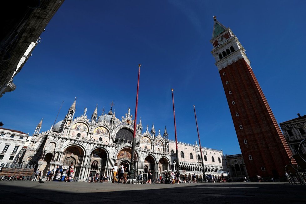 Pandemie tvrdě dopadla na turistický ruch. V italských Benátkách je jen zlomek turistů.