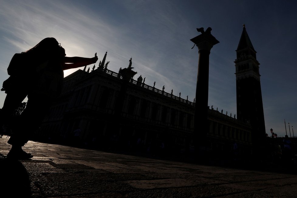 Pandemie tvrdě dopadla na turistický ruch. V italských Benátkách je jen zlomek turistů.