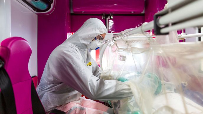 Epidemie koronaviru v Itálii pokračuje