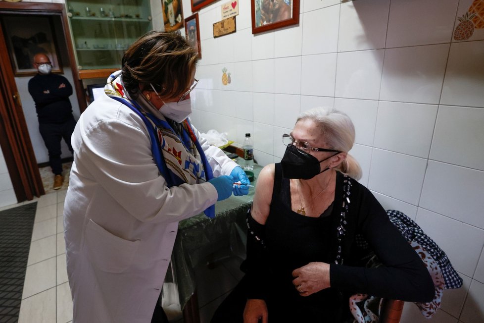 Očkování proti koronaviru v Itálii (30. 3. 2021)