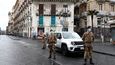 Koronavirus v Itálii, v zemi druhým týdnem platí celonárodní karanténa, na její dodržování dohlíží policie i armáda