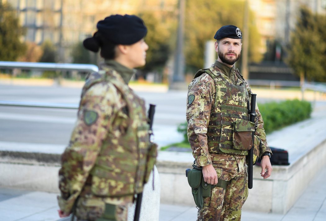 Koronavirus v Itálii, v zemi druhým týdnem platí celonárodní karanténa, na její dodržování dohlíží policie i armáda, (22.03.2020).