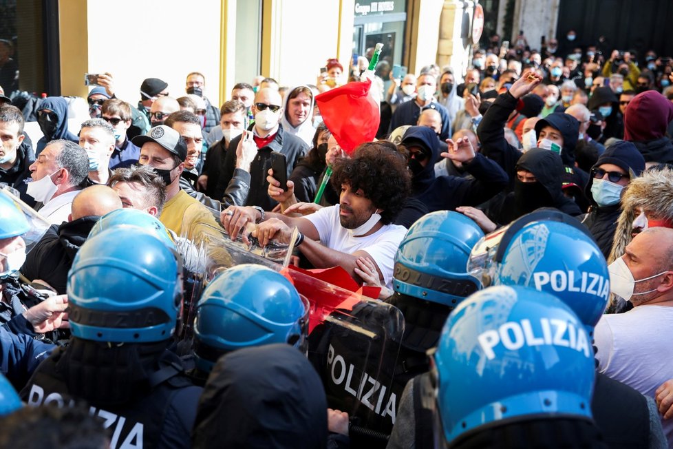 Protest majitelů restaurací v Římě.