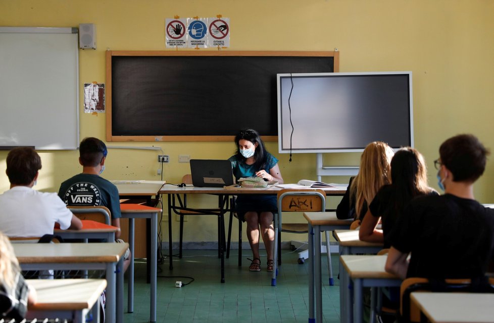 Děti v Římě se vrátily po půl roce do škol. (14.9.2020)
