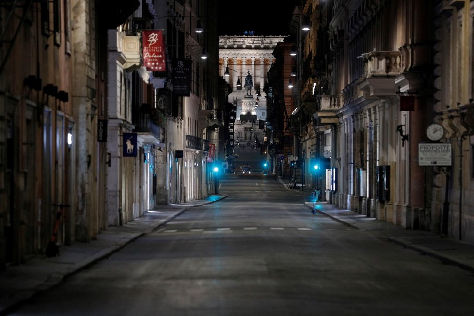 Prázdné ulice v Římě