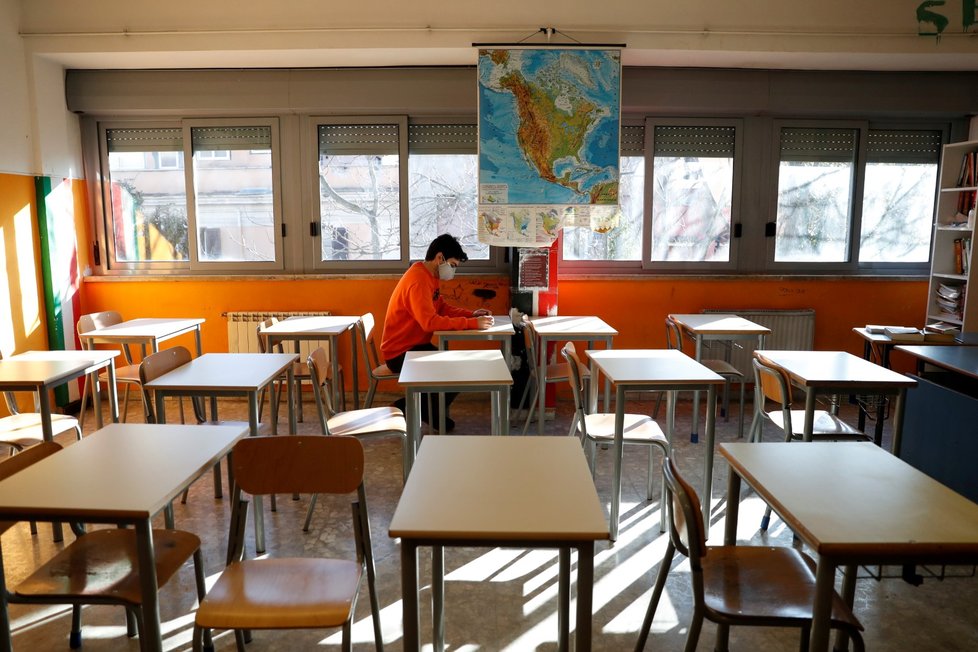 Koronavirus v Itálii: Studenti v Římě mohou ještě chodit do školy (18. 1. 2021).