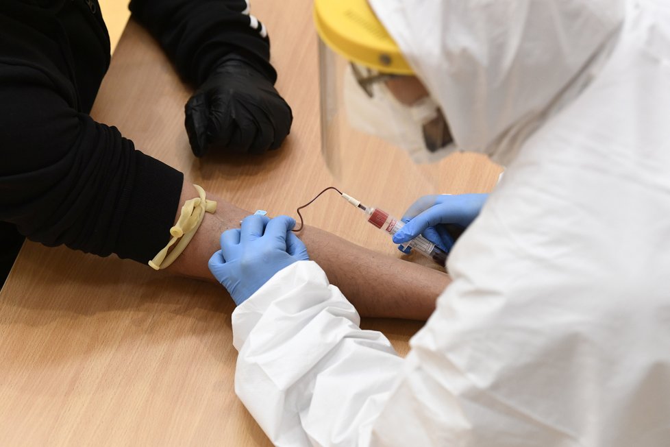 V Itálii probíhá testování na koronavirus (23. 04. 2020).