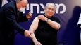 Izraelský premiér Benjamin Netanjahu se nechal očkovat.